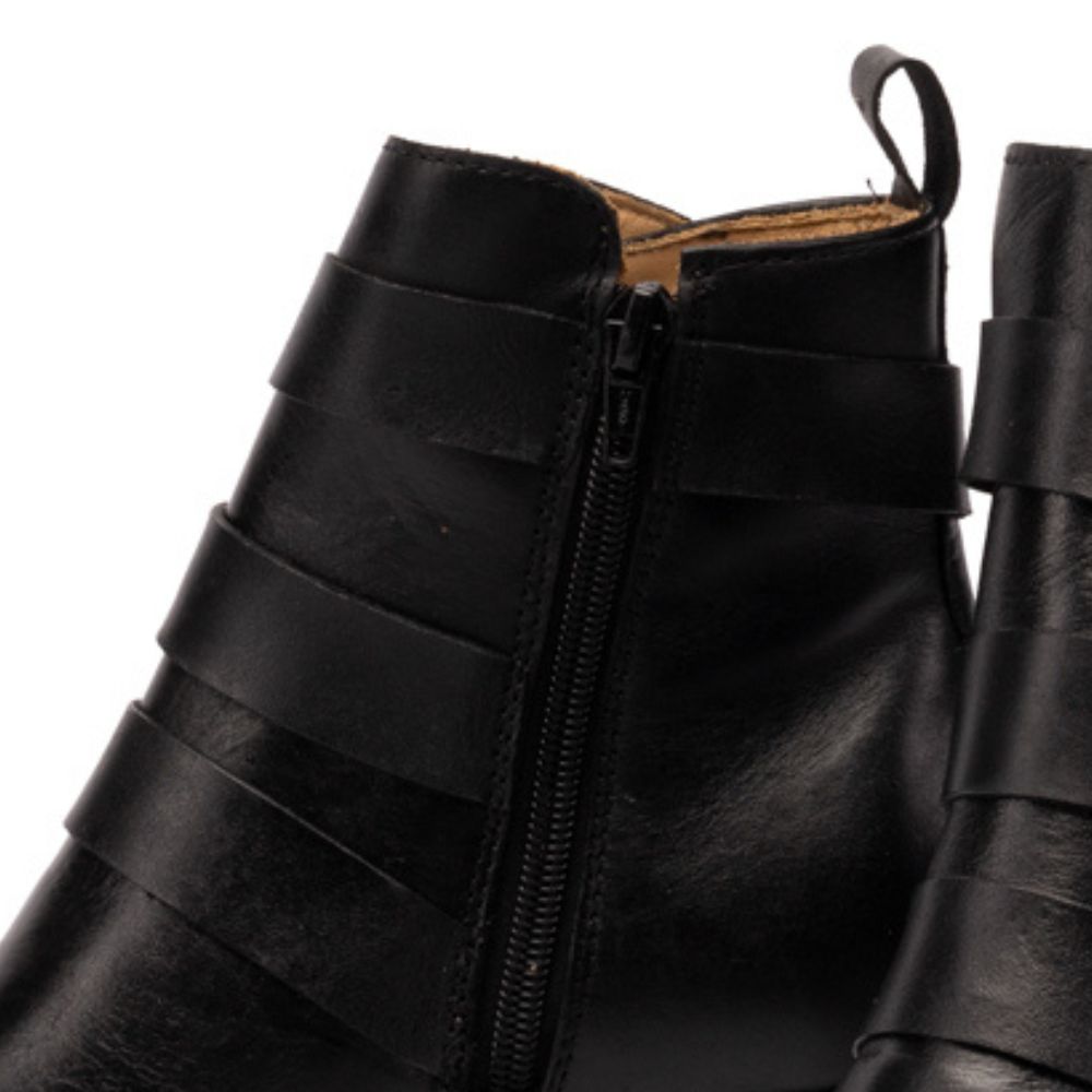 Black Mika Leather Western Buckle Boots